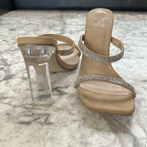 WOMEN'S DELICIOUS ADJURE strappy clear rhinestone prom/wedding HEELS size 7.5